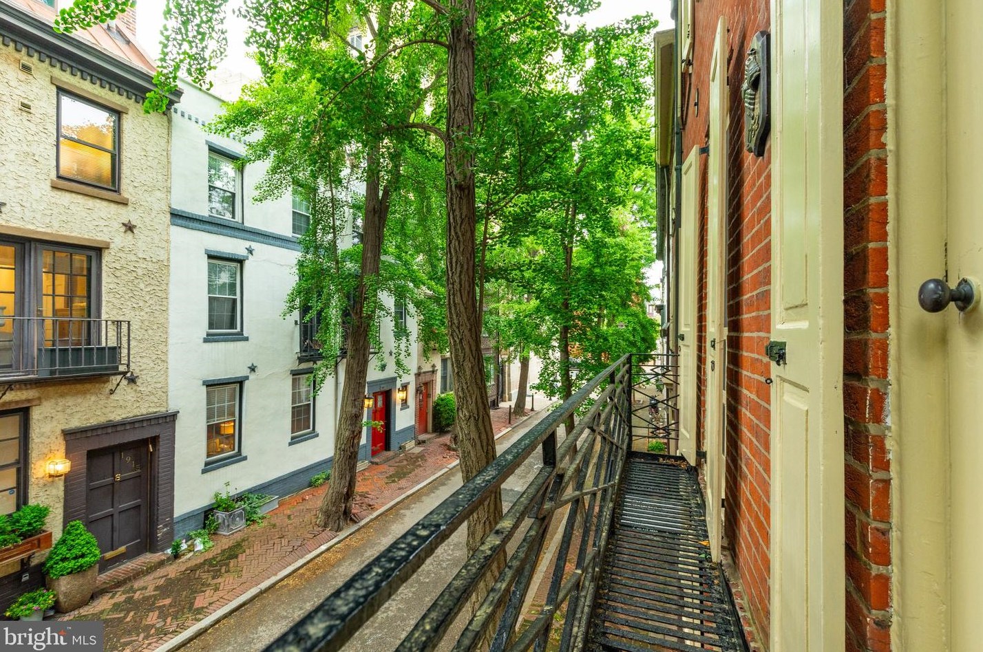 1914 Panama St, Philadelphia PA 19103-6610 exterior