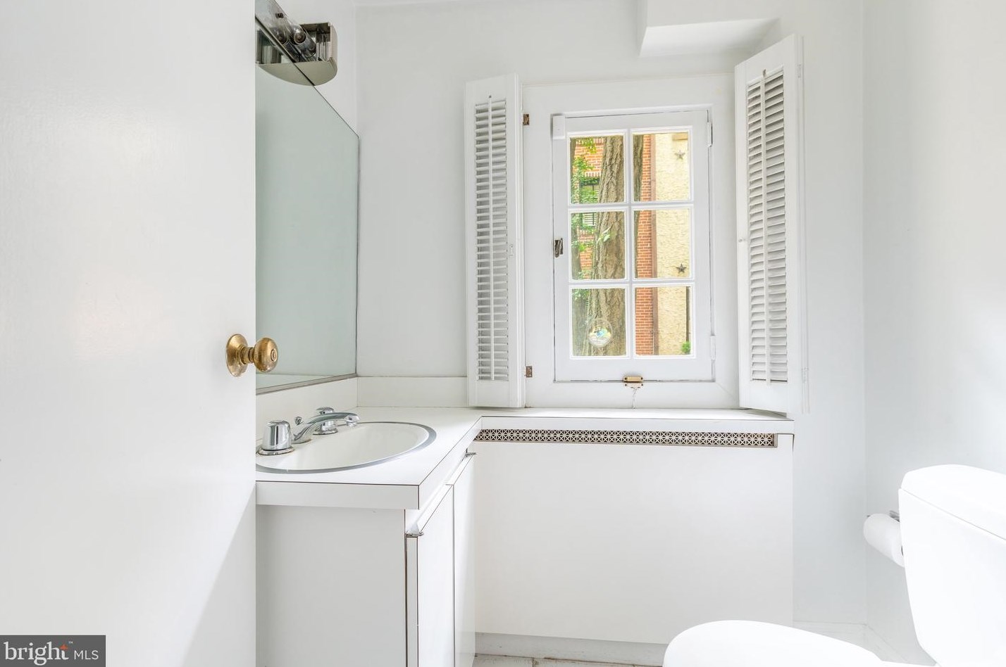 1914 Panama St, Philadelphia PA 19103-6610 exterior