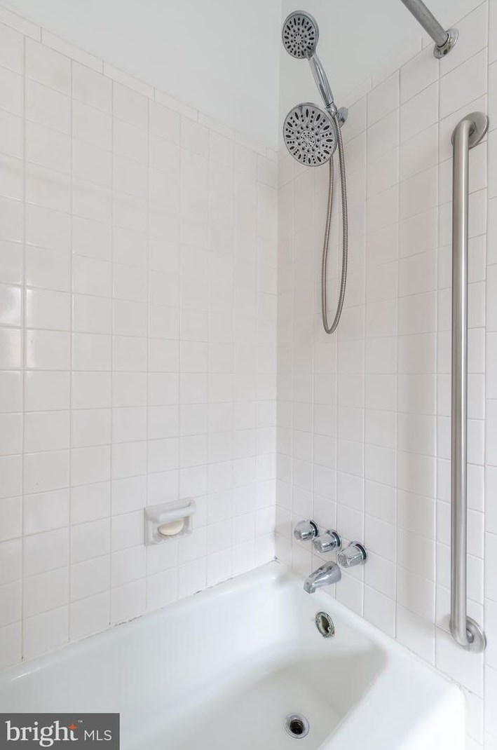 1914 Panama St, Philadelphia PA 19103-6610 exterior