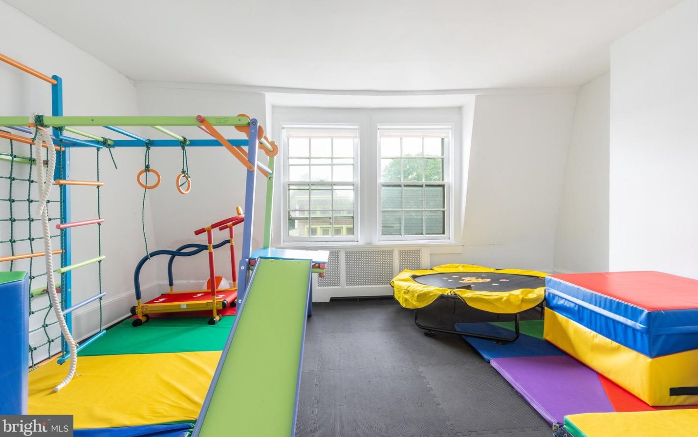 1914 Panama St, Philadelphia PA 19103-6610 exterior