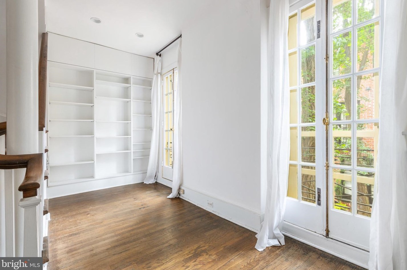 1914 Panama St, Philadelphia PA 19103-6610 exterior