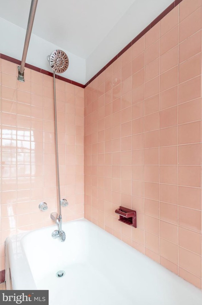 1914 Panama St, Philadelphia PA 19103-6610 exterior