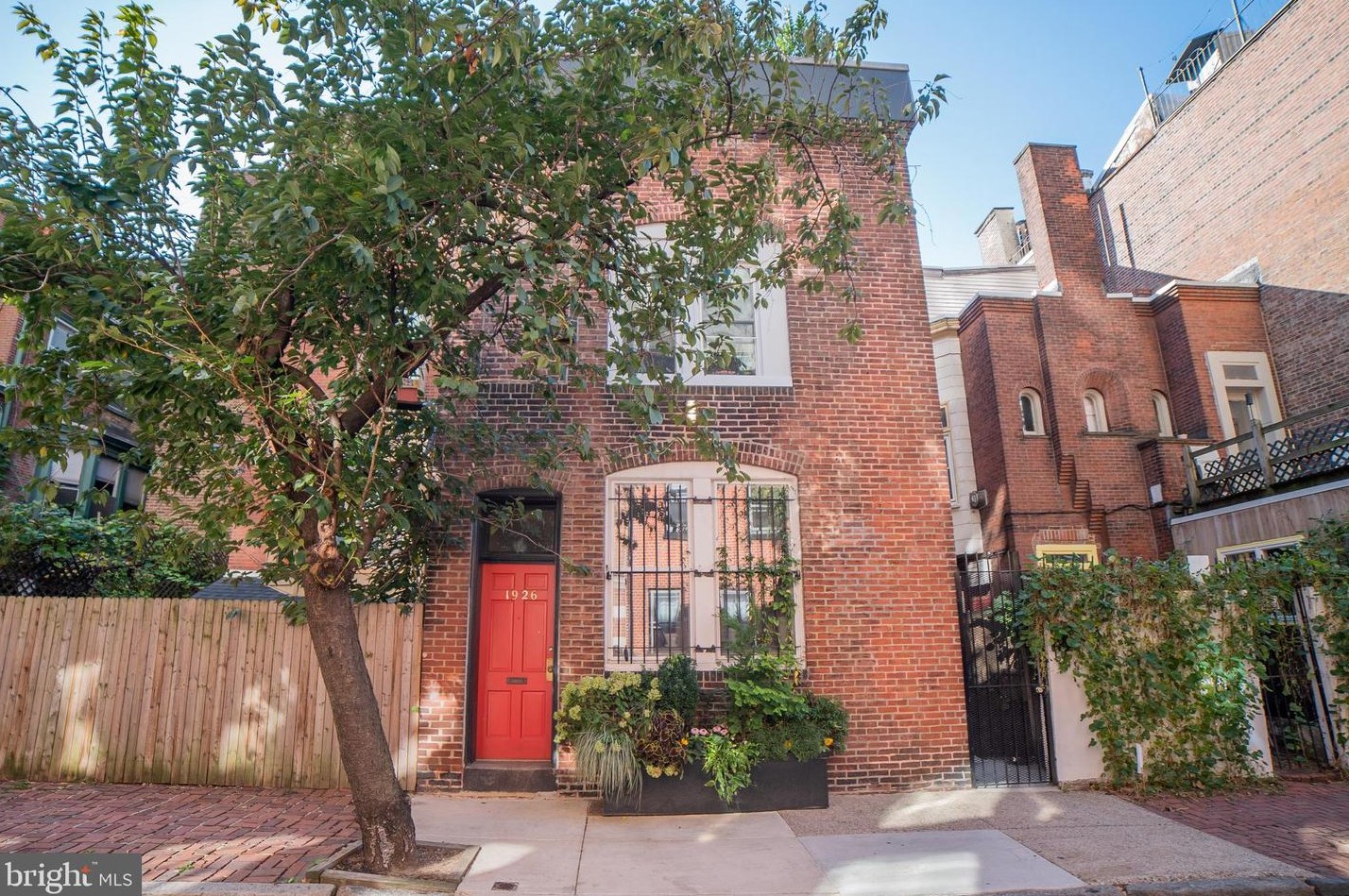 1927 Spruce St, Philadelphia PA  19103-5732 exterior