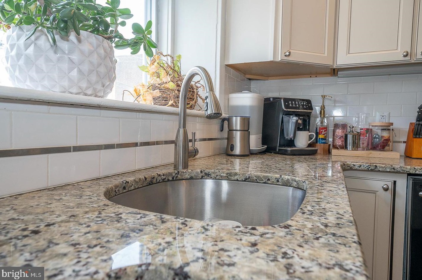 13 Mount Pleasant Ave, Philadelphia PA  19119-2410 exterior