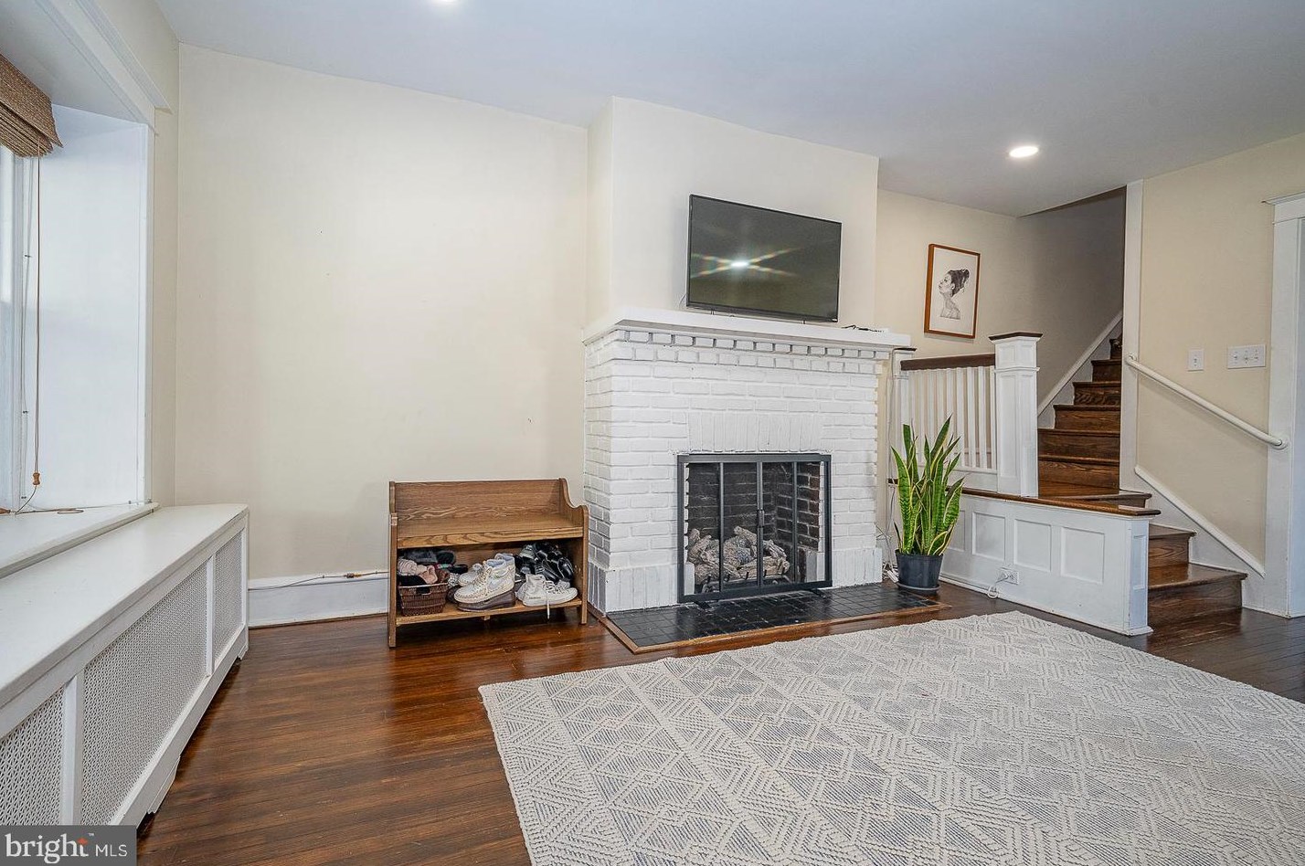 13 Mount Pleasant Ave, Philadelphia PA  19119-2410 exterior
