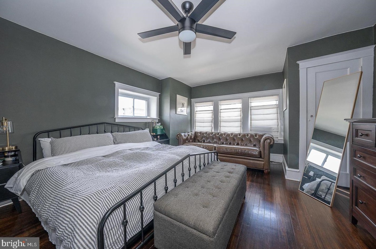 13 Mount Pleasant Ave, Philadelphia PA  19119-2410 exterior