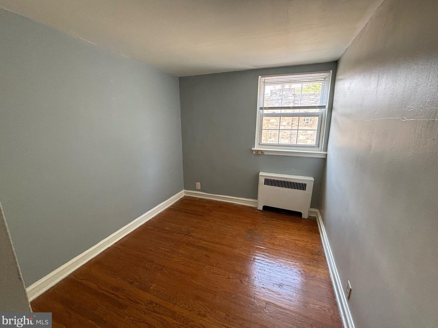 525 Vernon Rd, Philadelphia PA 19119-3861 exterior