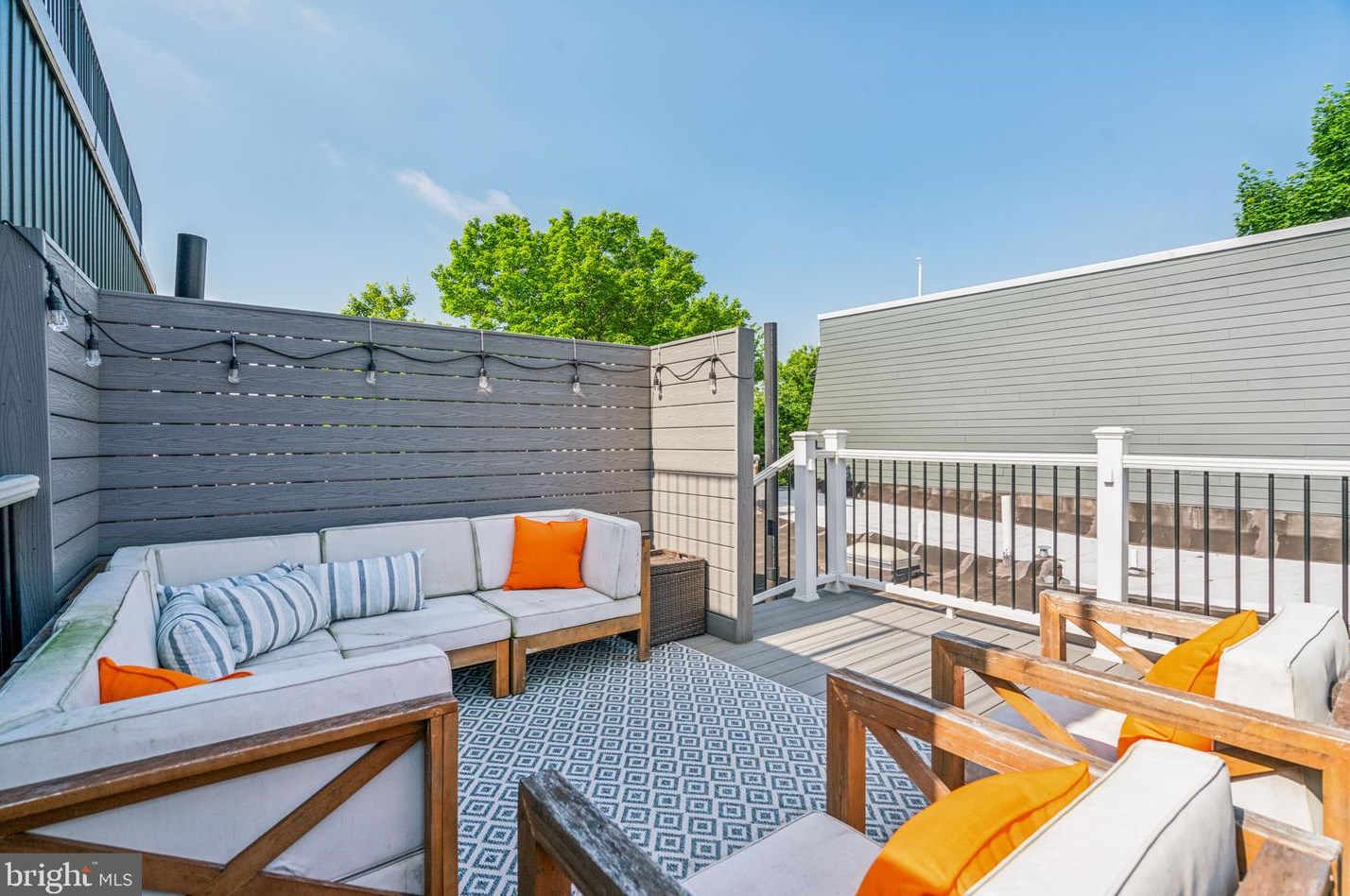 1827 Pemberton St, Philadelphia PA  19146-1823 exterior