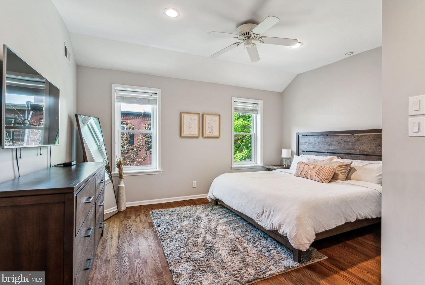 1827 Pemberton St, Philadelphia PA  19146-1823 exterior