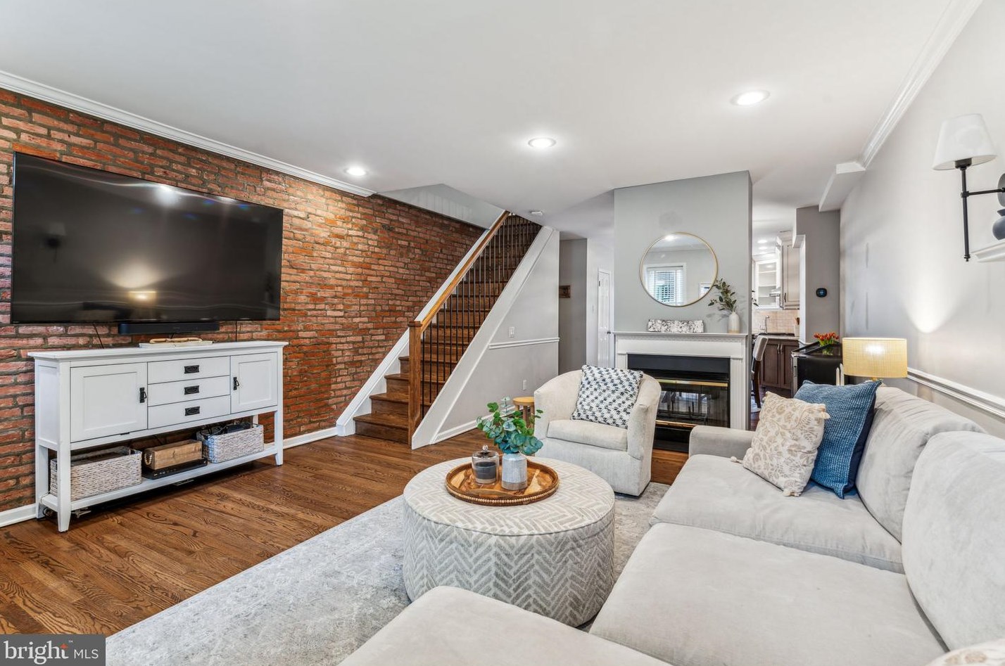 1827 Pemberton St, Philadelphia PA  19146-1823 exterior