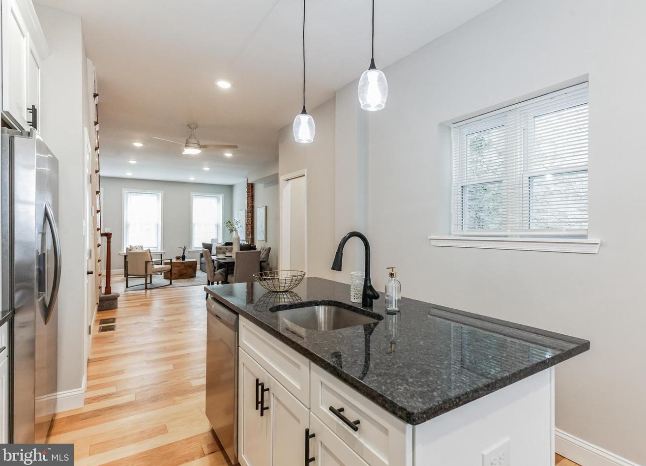 113 Salaignac St, Philadelphia PA 19127-1820 exterior