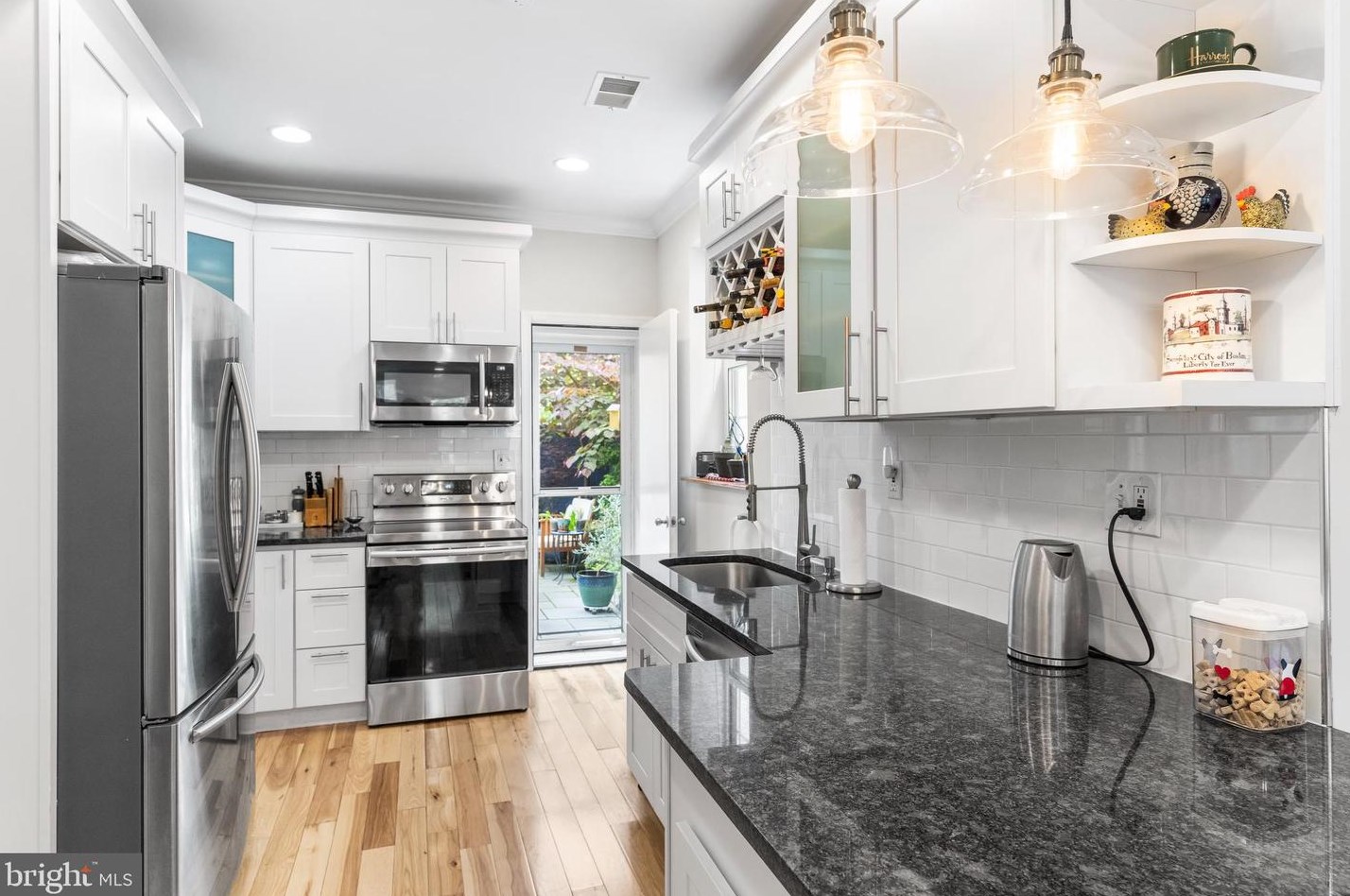 631 Bambrey St, Philadelphia PA 19130-1304 exterior