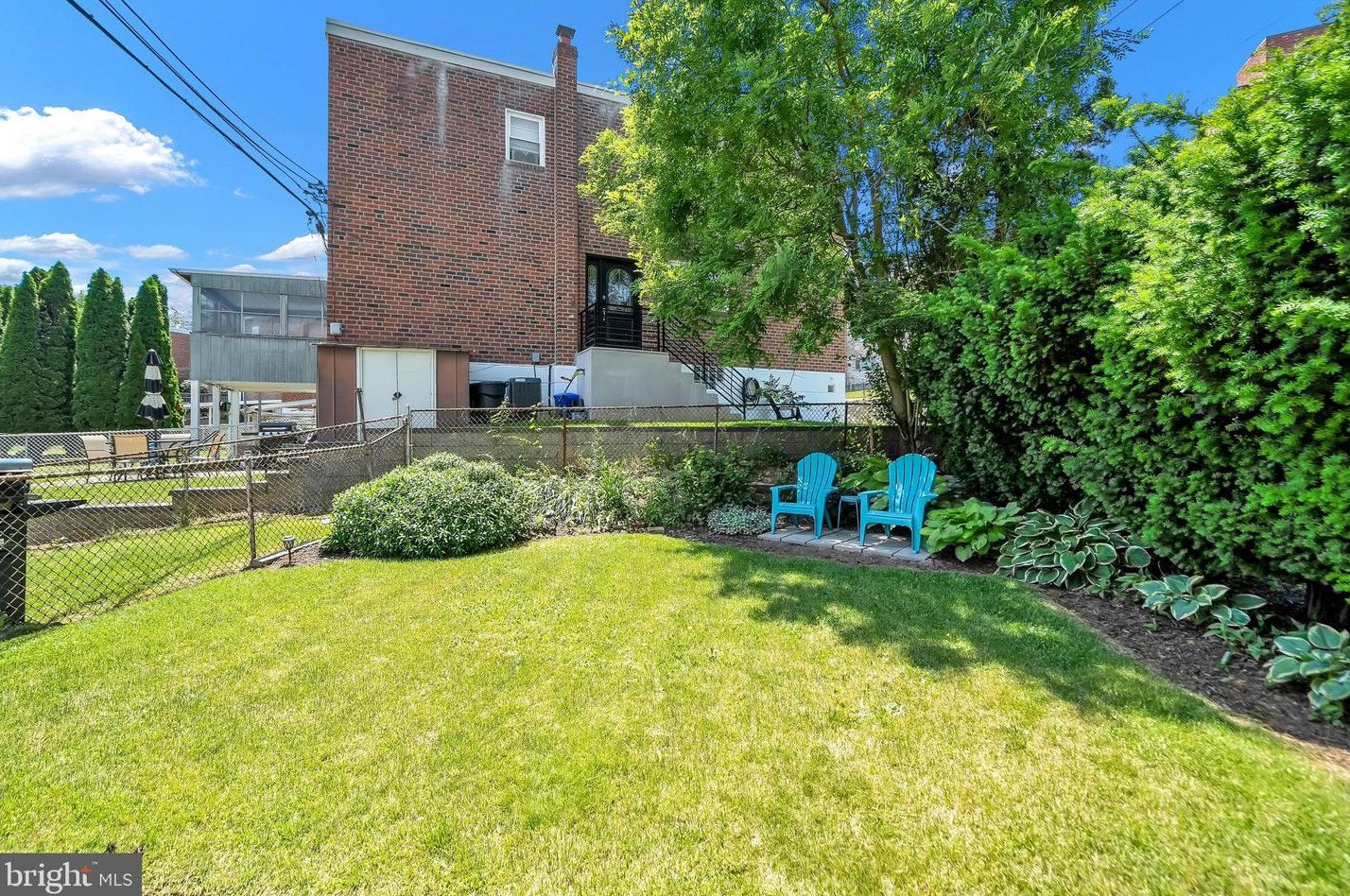 7398 Valley Ave, Philadelphia PA  19128-3222 exterior