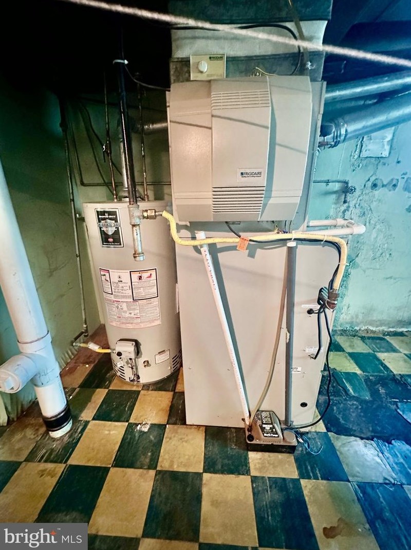 2930 Teesdale St, Philadelphia PA  19152-4514 exterior