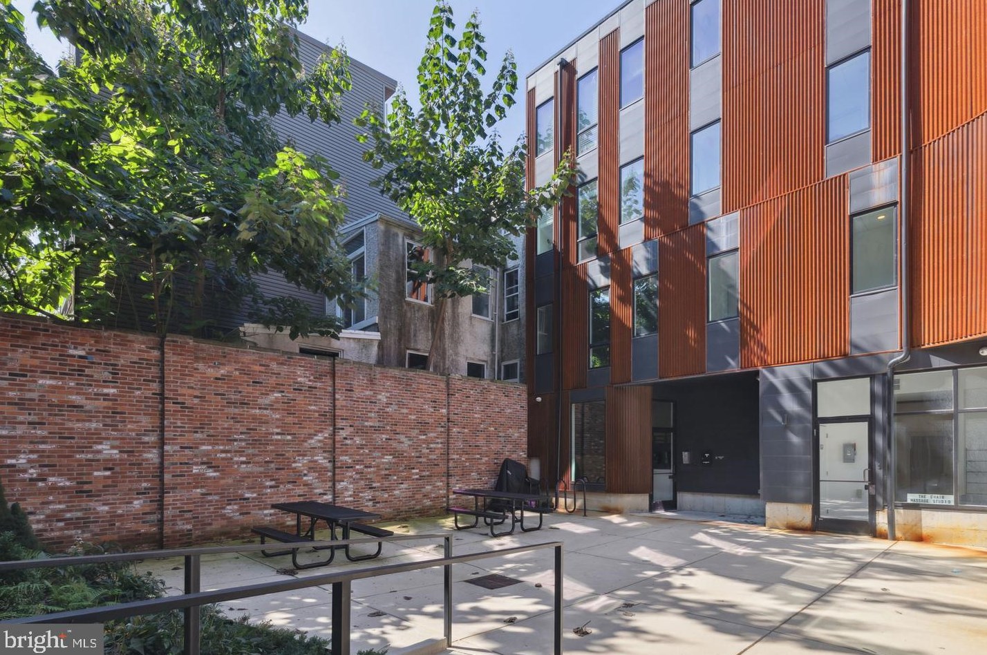 1416 Frankford Ave, Philadelphia PA  19125-4410 exterior