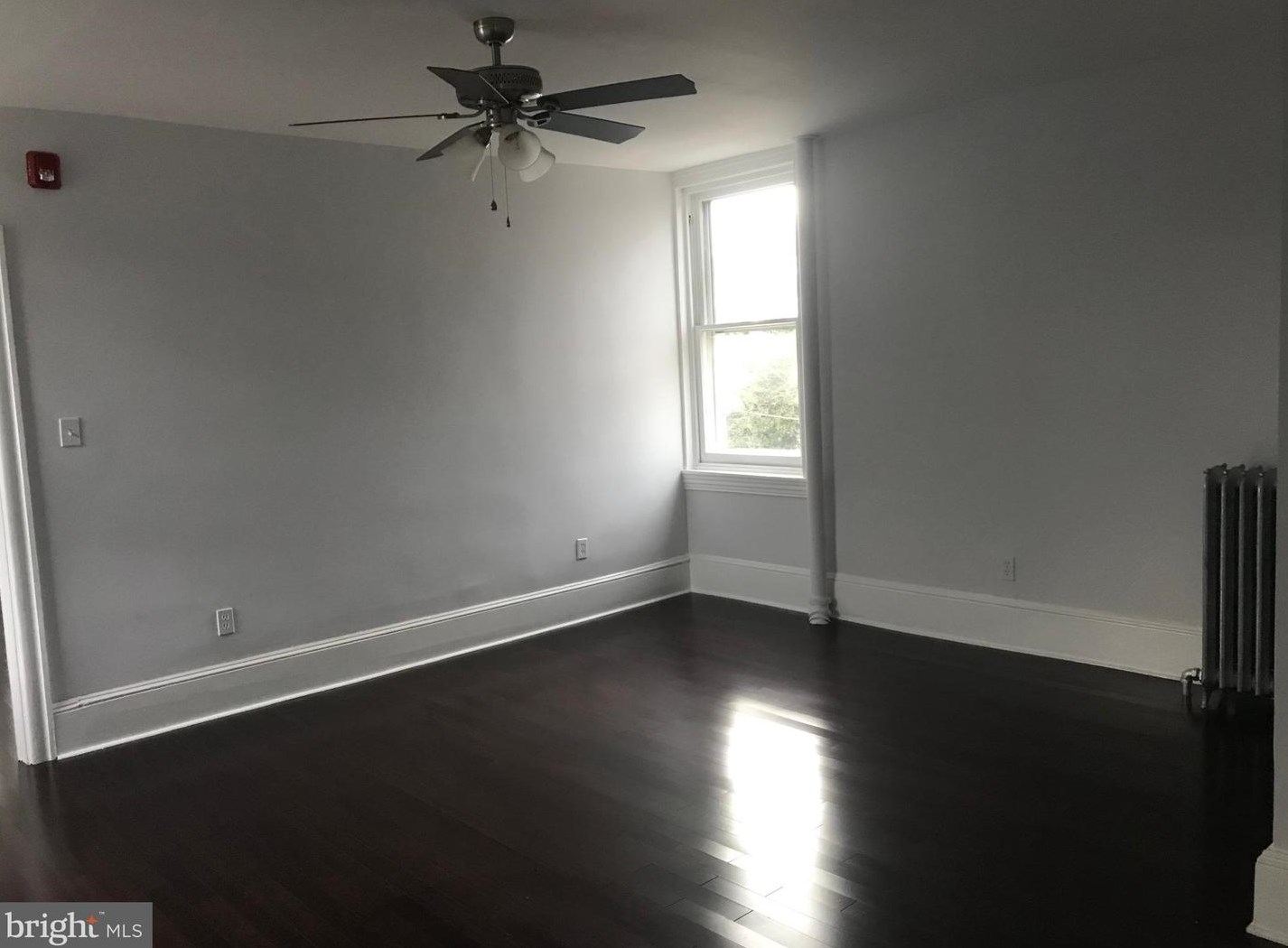 530 Hermit St, Philadelphia PA  19128-2722 exterior