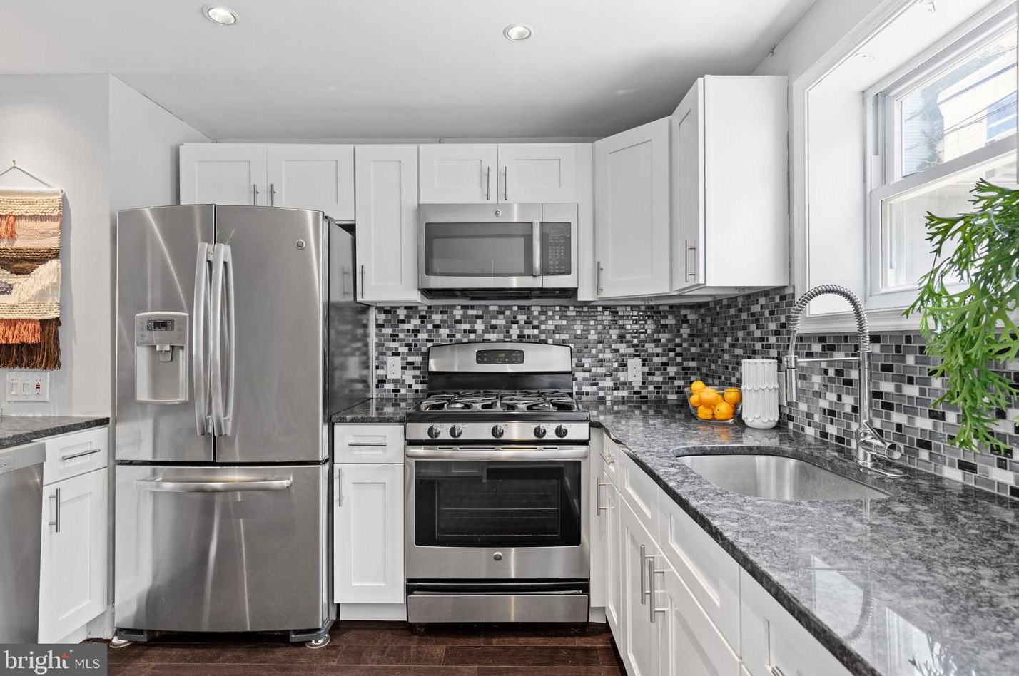 710 Wharton St, Philadelphia PA  19147-5122 exterior