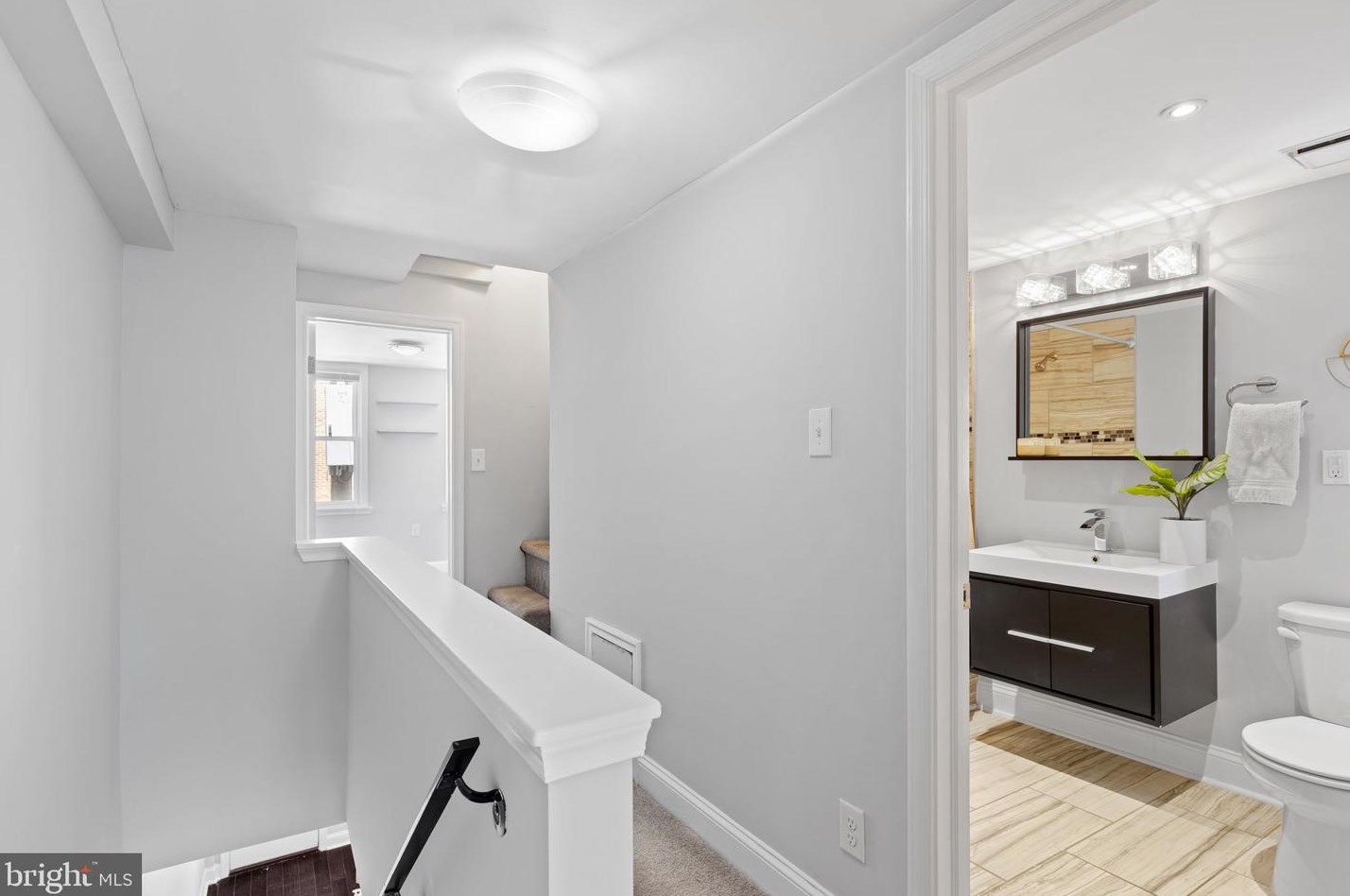 710 Wharton St, Philadelphia PA  19147-5122 exterior