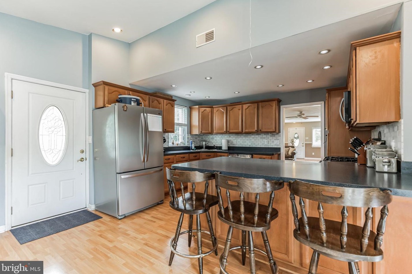 810 Scotia Rd, Philadelphia PA 19128-1231 exterior