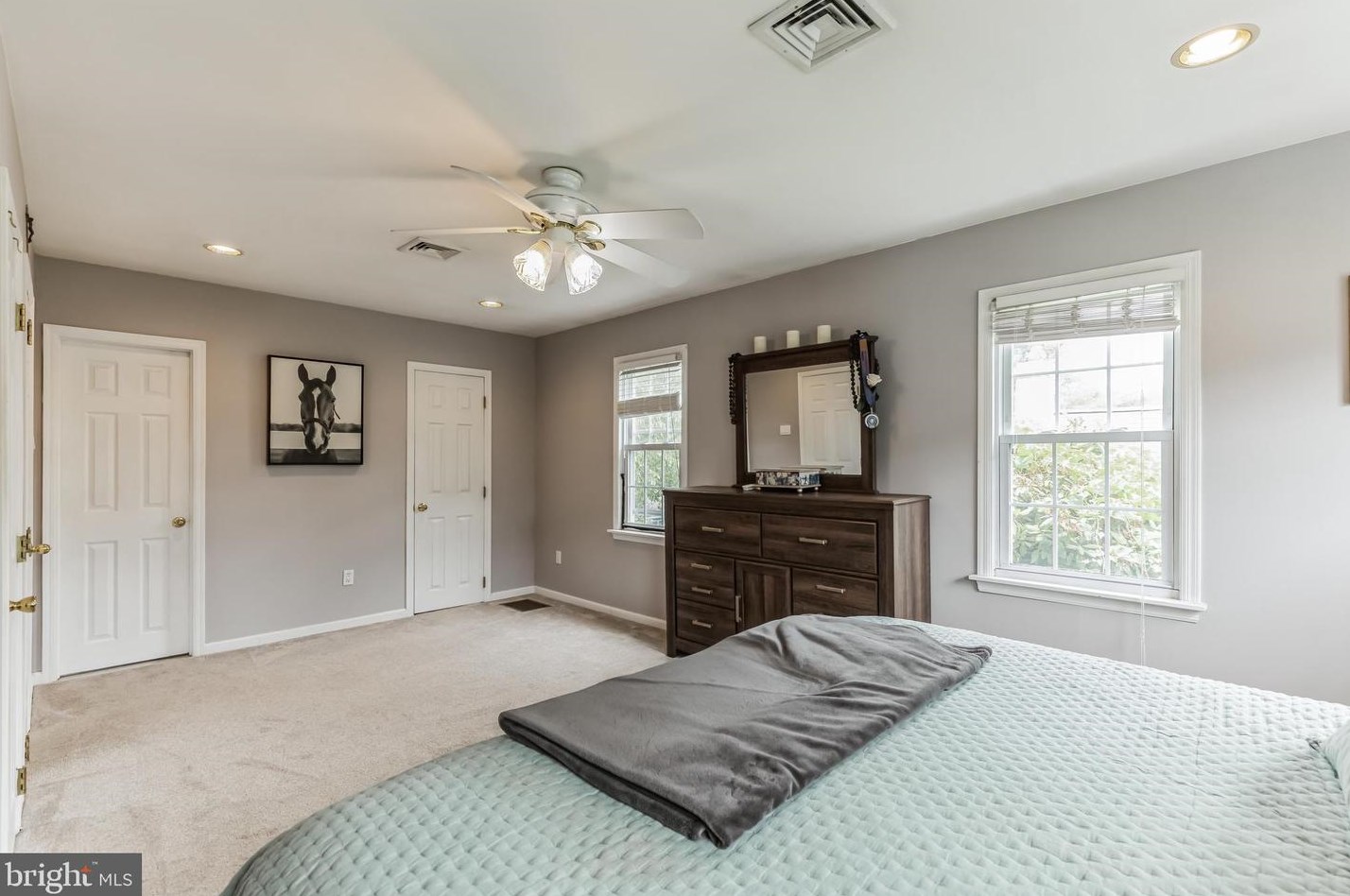 810 Scotia Rd, Philadelphia PA 19128-1231 exterior