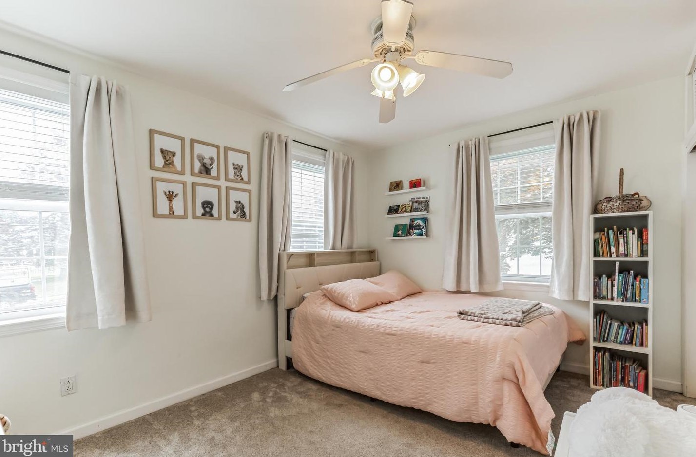 810 Scotia Rd, Philadelphia PA 19128-1231 exterior