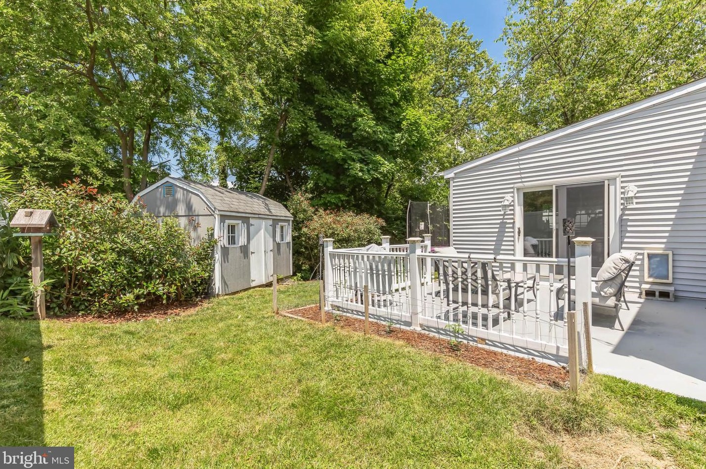 810 Scotia Rd, Philadelphia PA 19128-1231 exterior