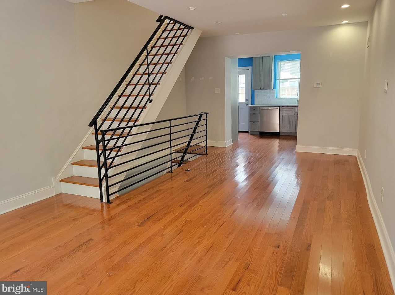 1526 Emily St, Philadelphia PA  19145-3028 exterior