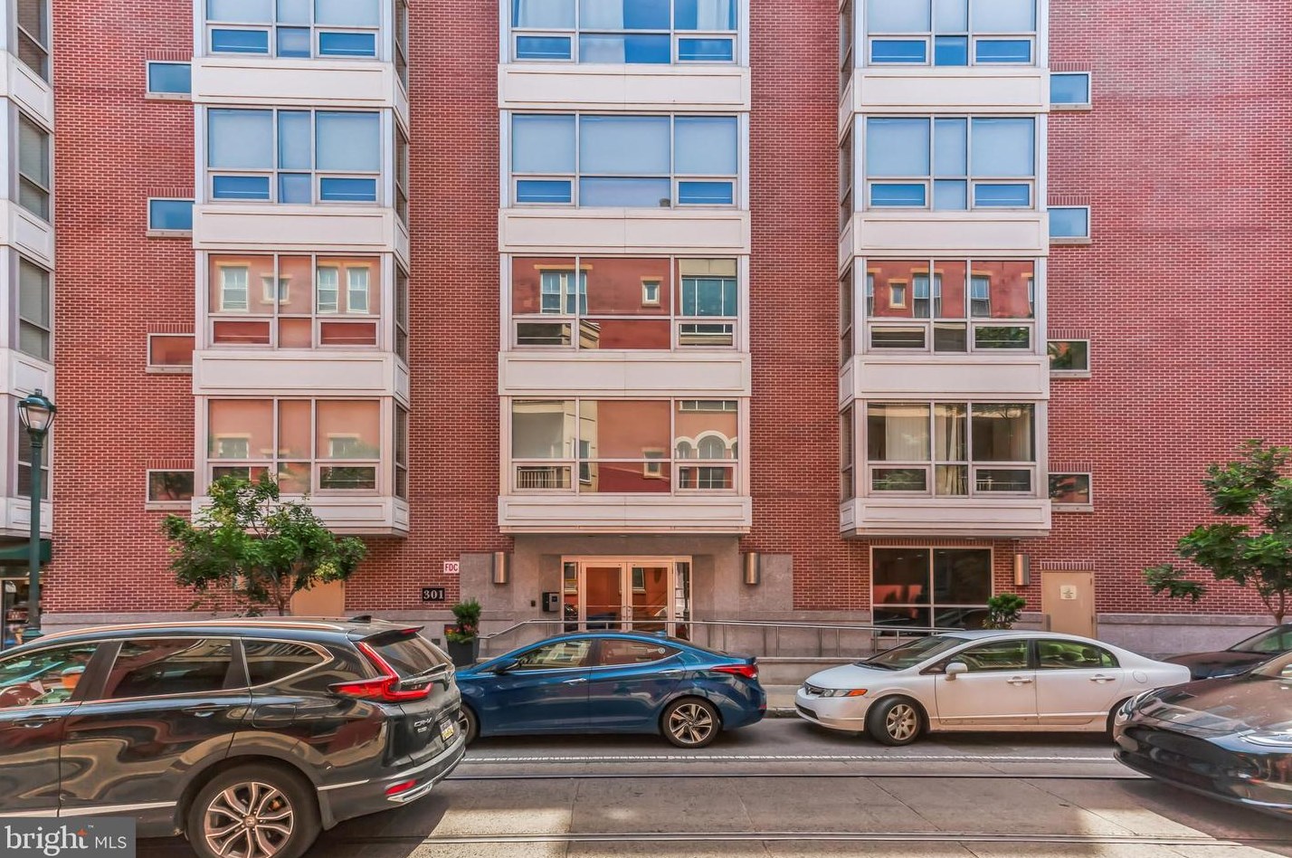 1034 Spruce St, Philadelphia PA  19107-7210 exterior