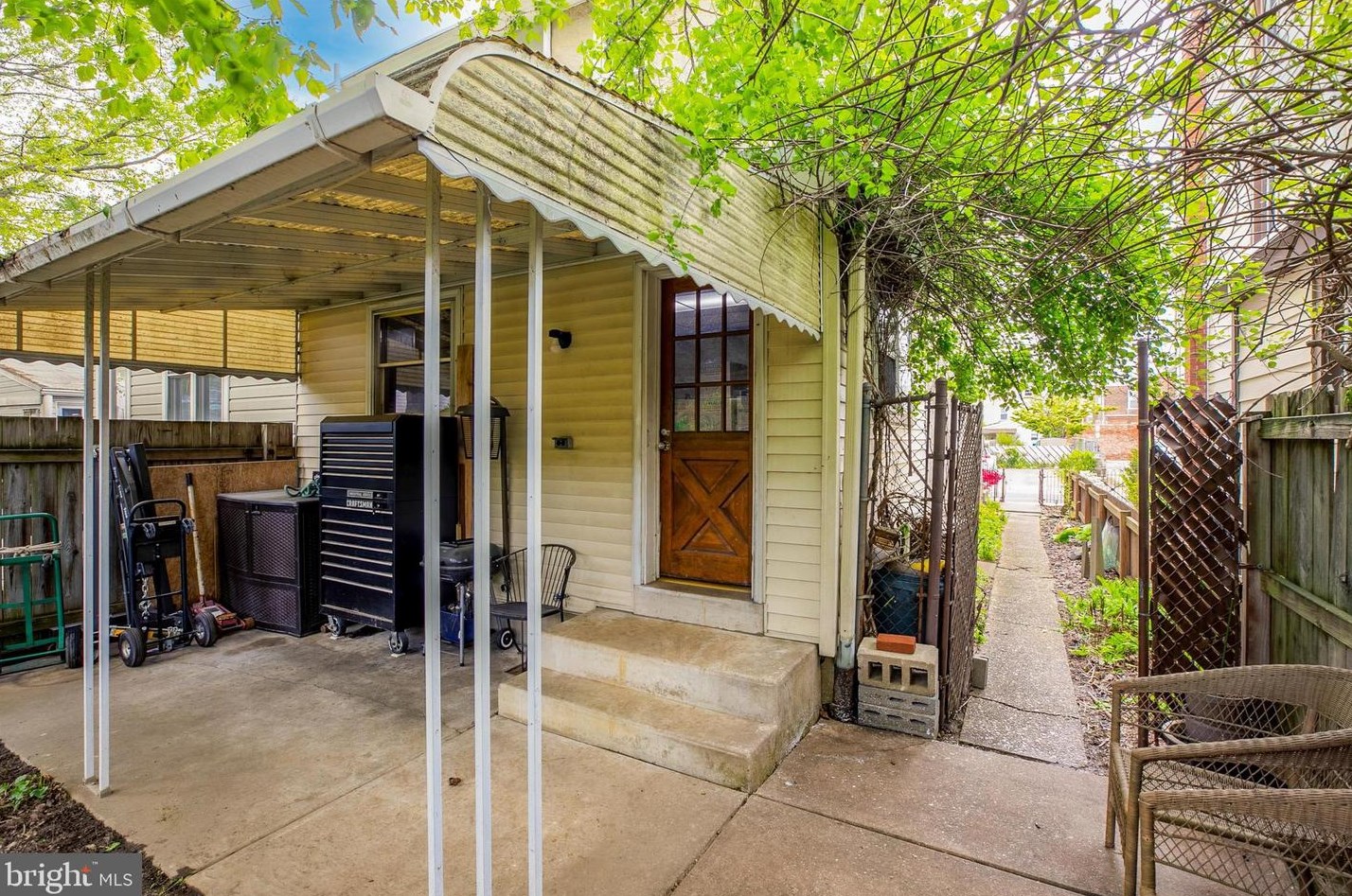 455 Delmar St, Philadelphia PA 19128-4502 exterior