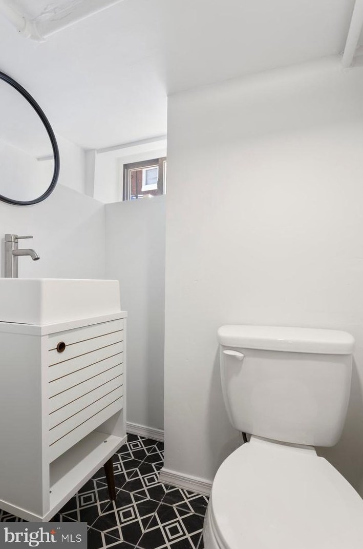 421 Tree St, Philadelphia PA  19148-5706 exterior