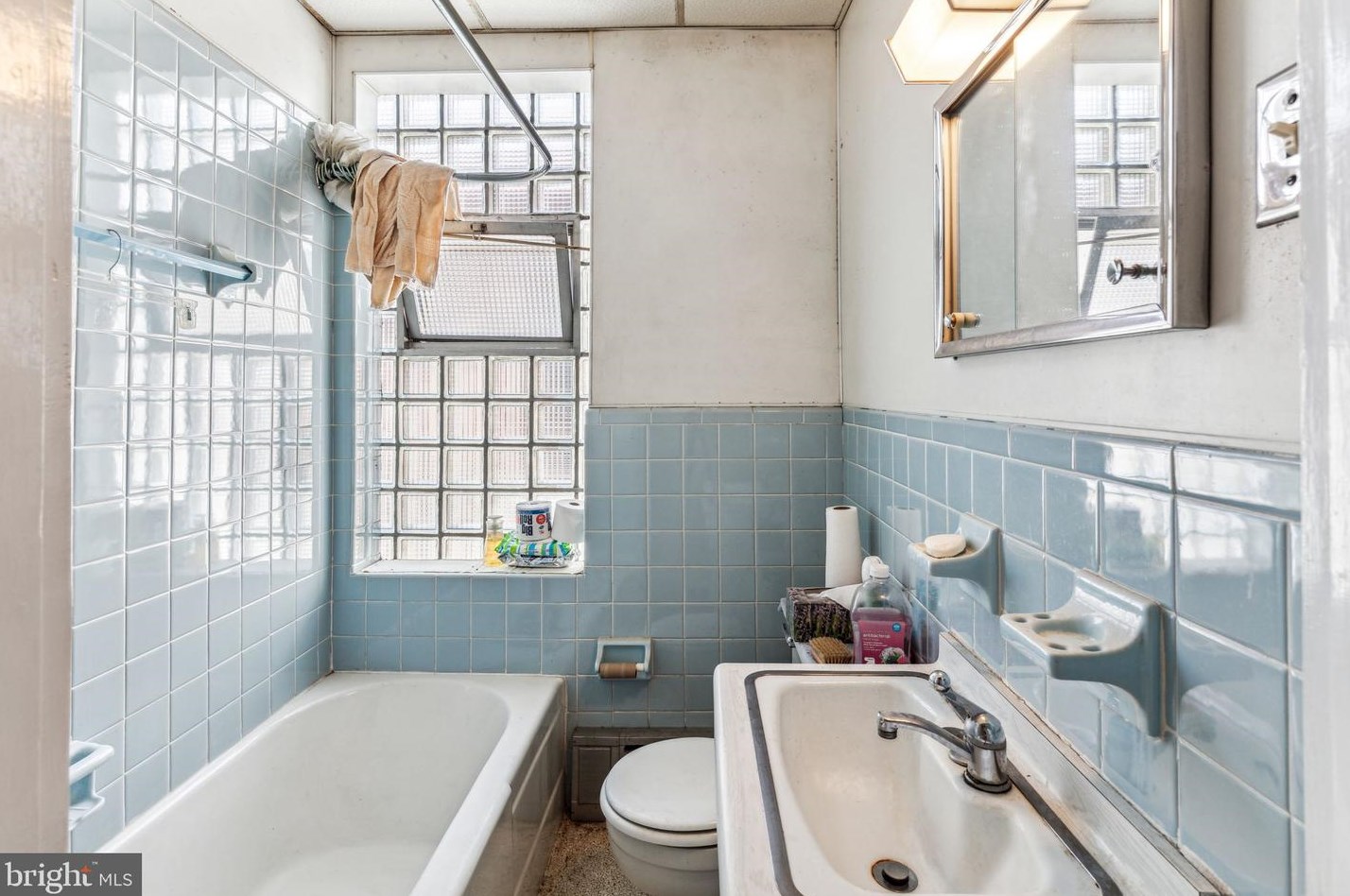 180 Huntingdon St, Philadelphia PA 19132-3625 exterior