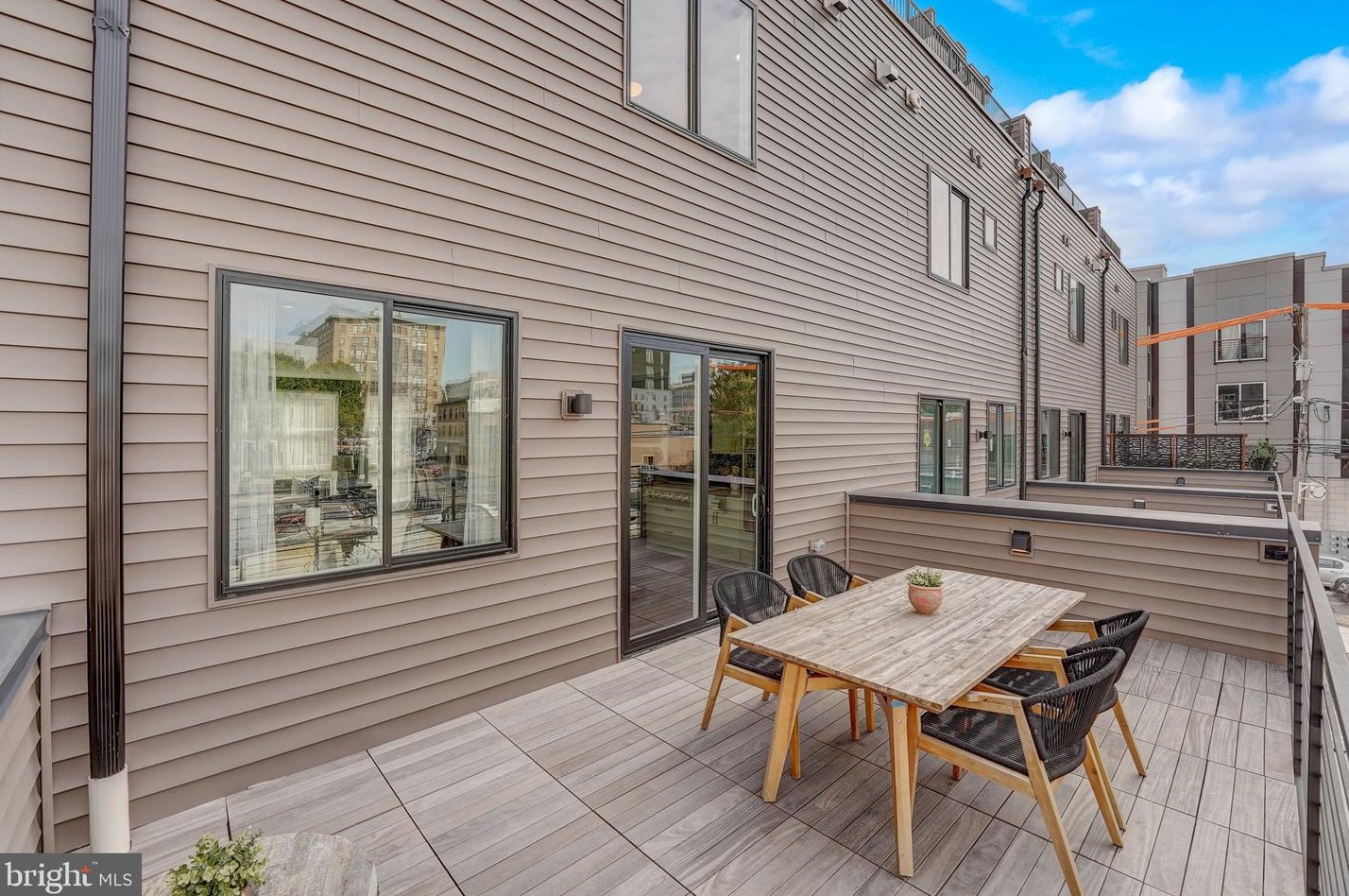 657 Park Ave, Philadelphia PA 19132-4511 exterior