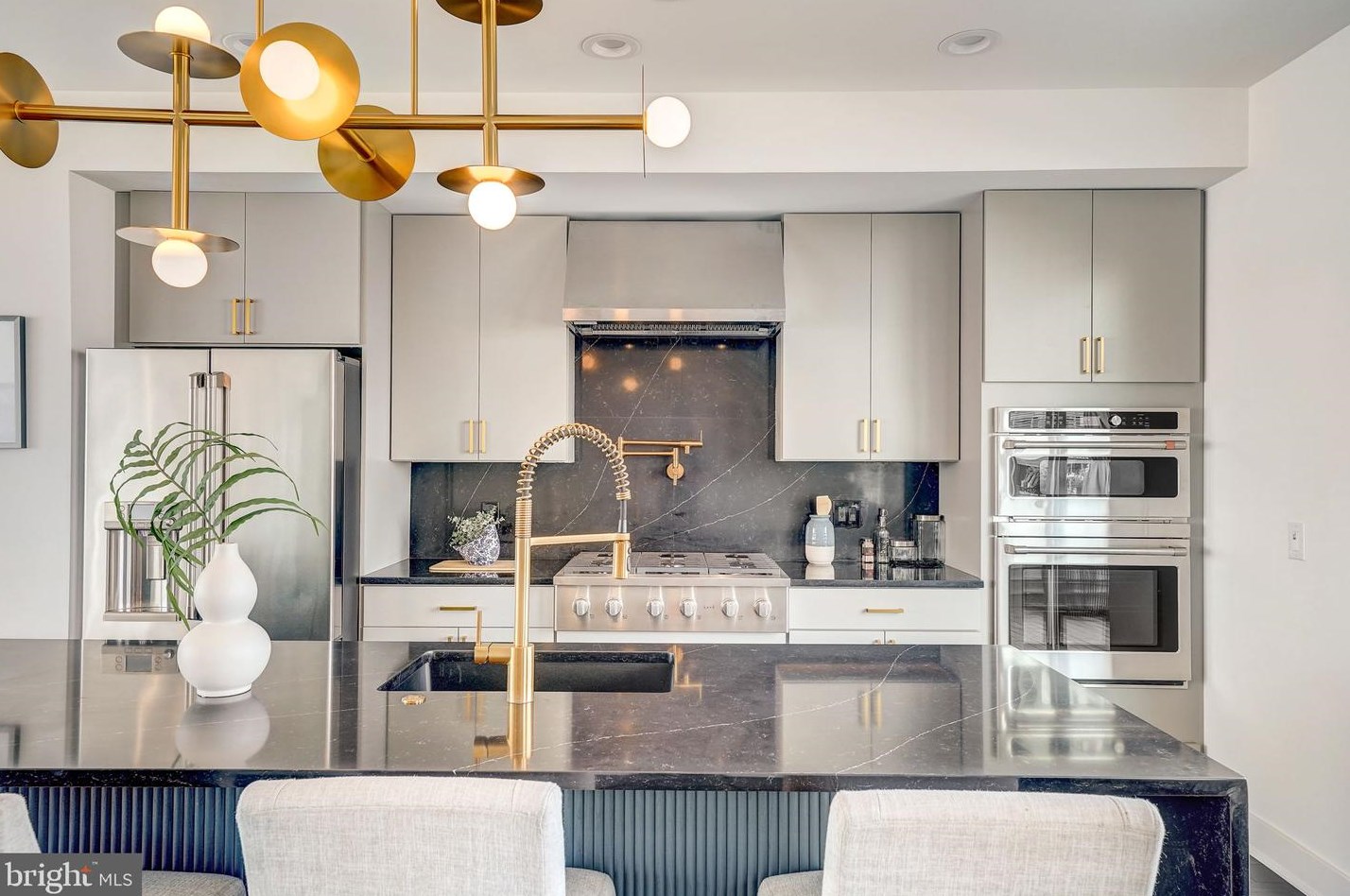 657 Park Ave, Philadelphia PA 19132-4511 exterior