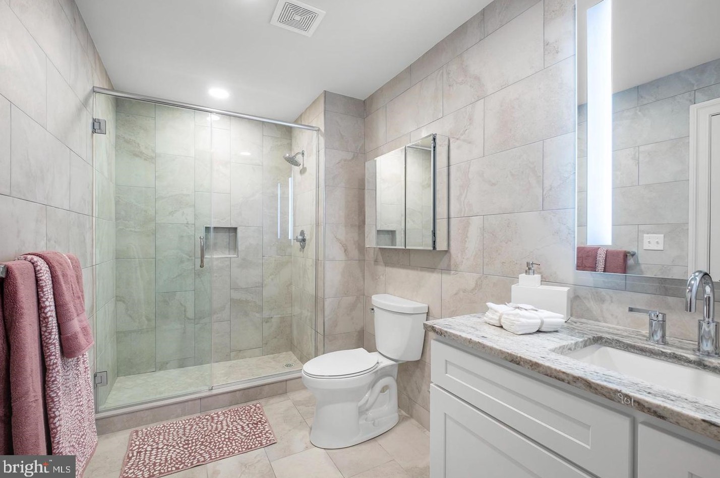 1422 Chestnut St, Philadelphia PA  19102-2503 exterior