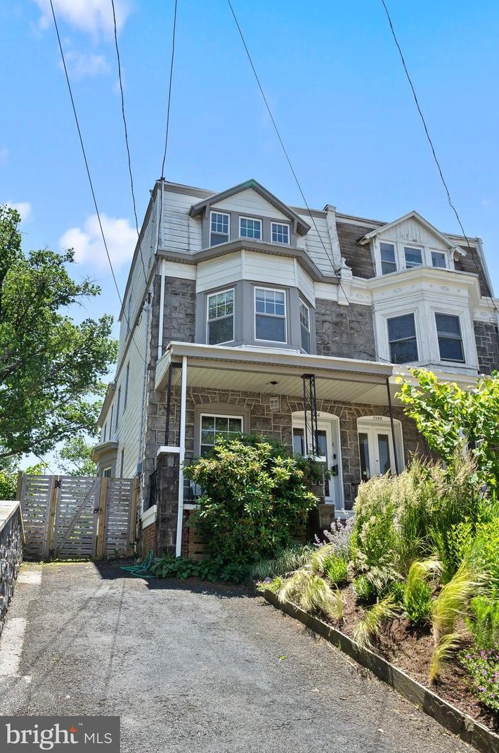 3564 Indian Queen Ln, Philadelphia PA  19129-1667 exterior