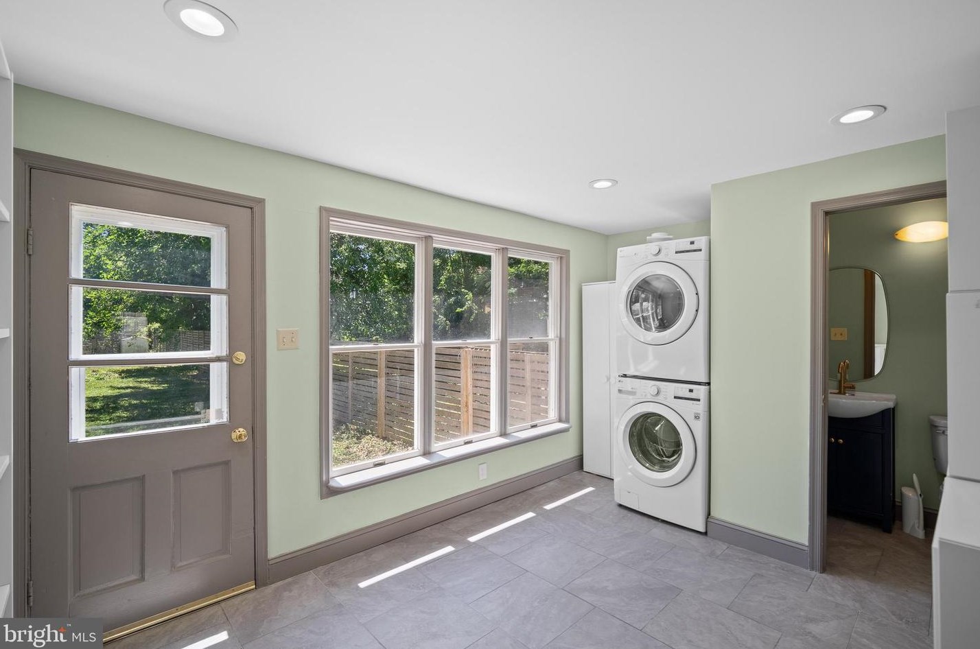 3564 Indian Queen Ln, Philadelphia PA  19129-1667 exterior