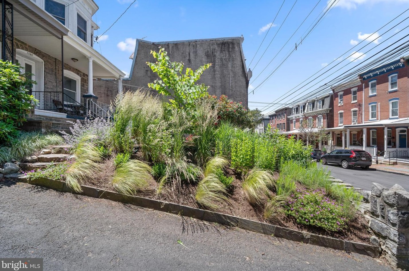 3564 Indian Queen Ln, Philadelphia PA  19129-1523 exterior