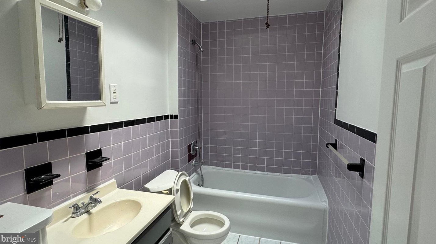 3411 Wellington St, Philadelphia PA  19149-1630 exterior