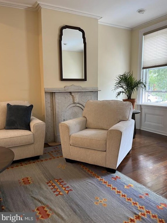 825 Corinthian Ave, Philadelphia PA 19130-1442 exterior