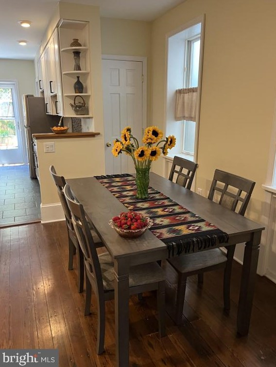 825 Corinthian Ave, Philadelphia PA 19130-1442 exterior