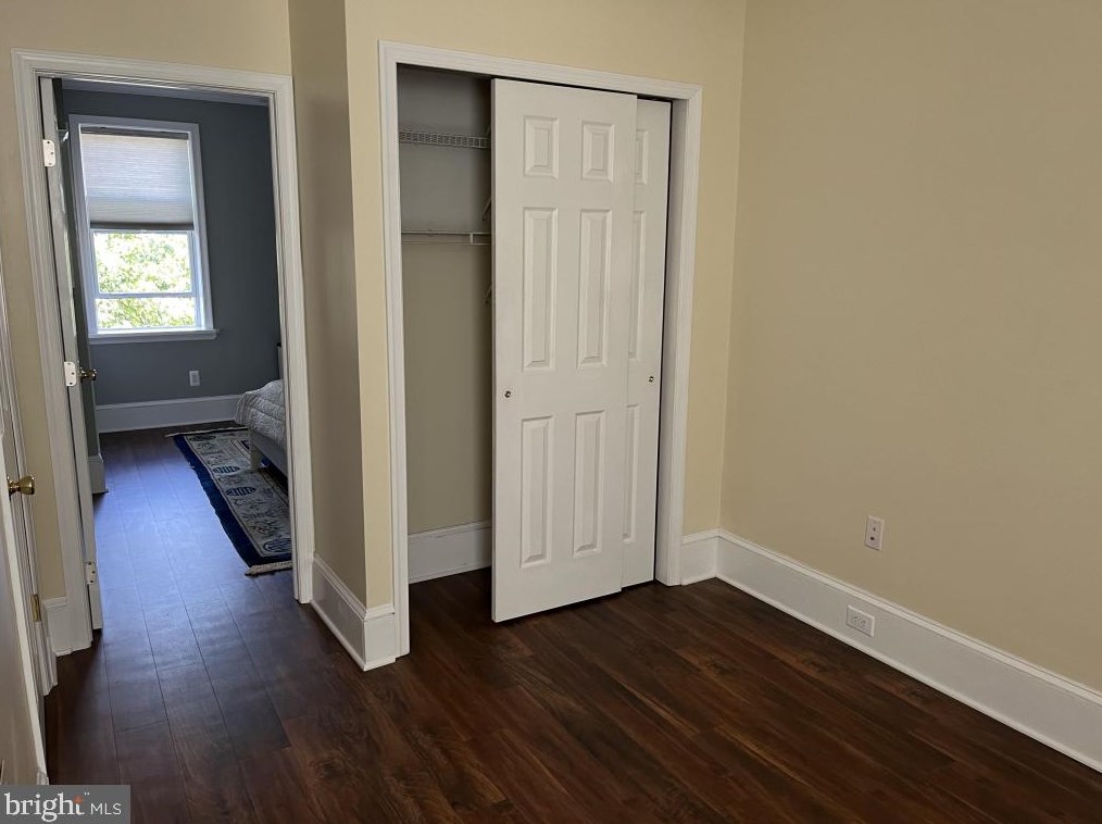 825 Corinthian Ave, Philadelphia PA 19130-1442 exterior