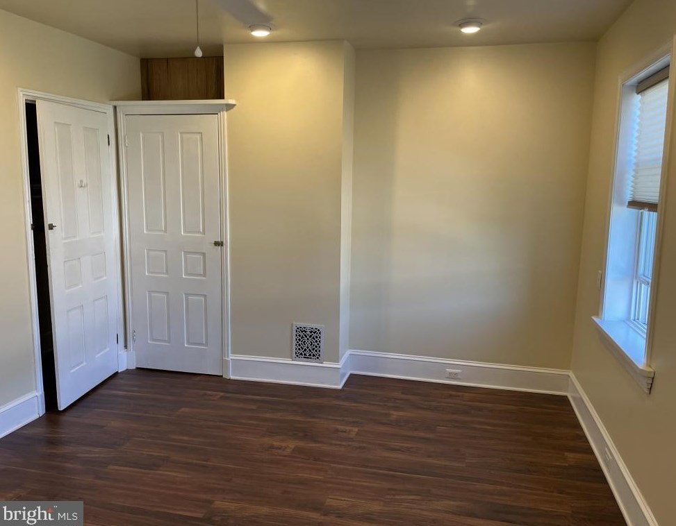 825 Corinthian Ave, Philadelphia PA 19130-1442 exterior