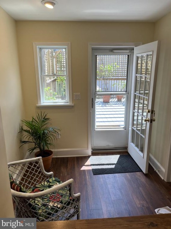 825 Corinthian Ave, Philadelphia PA 19130-1442 exterior