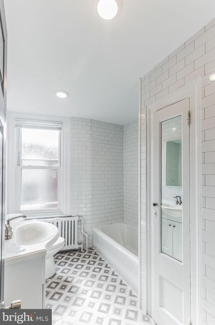 1531 Lindley Ave, Philadelphia PA  19141-1015 exterior