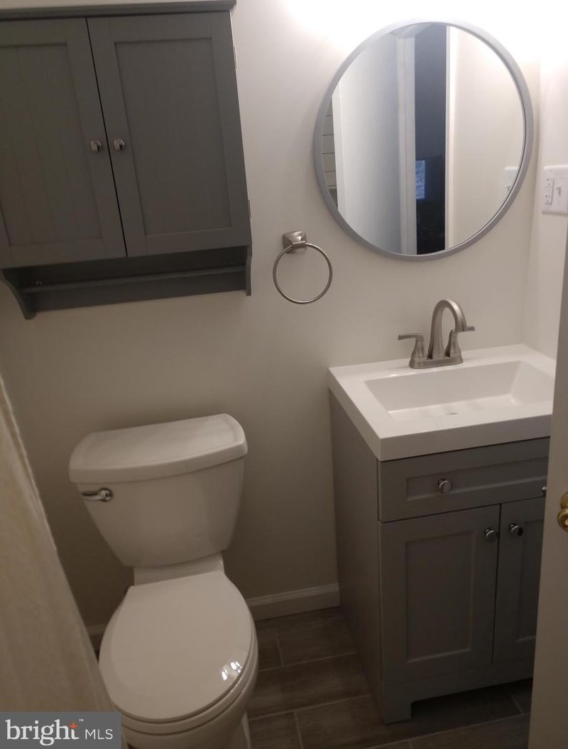 632 Grn Ln, Philadelphia PA  19128-2632 exterior