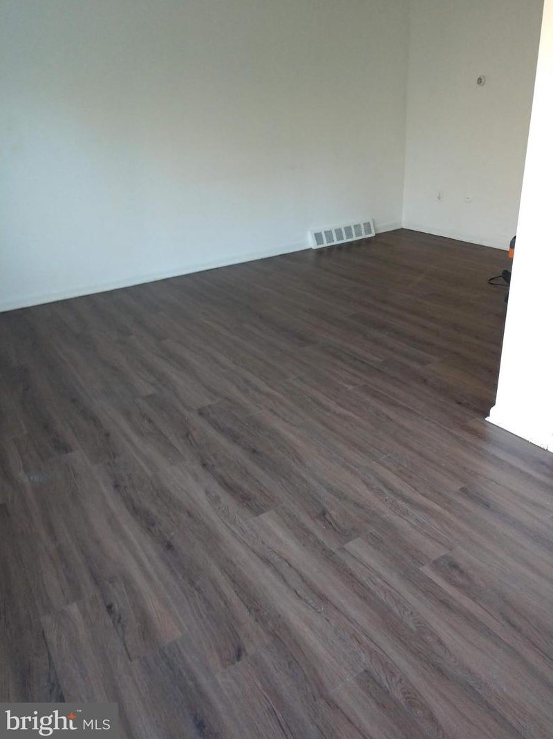 632 Grn Ln, Philadelphia PA  19128-2632 exterior