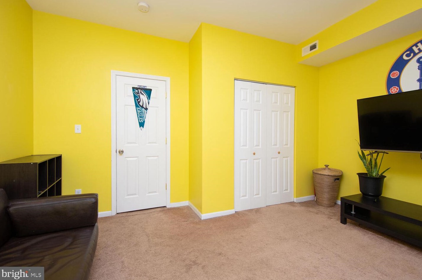 121 Washington Ln, Philadelphia PA 19144-1630 exterior