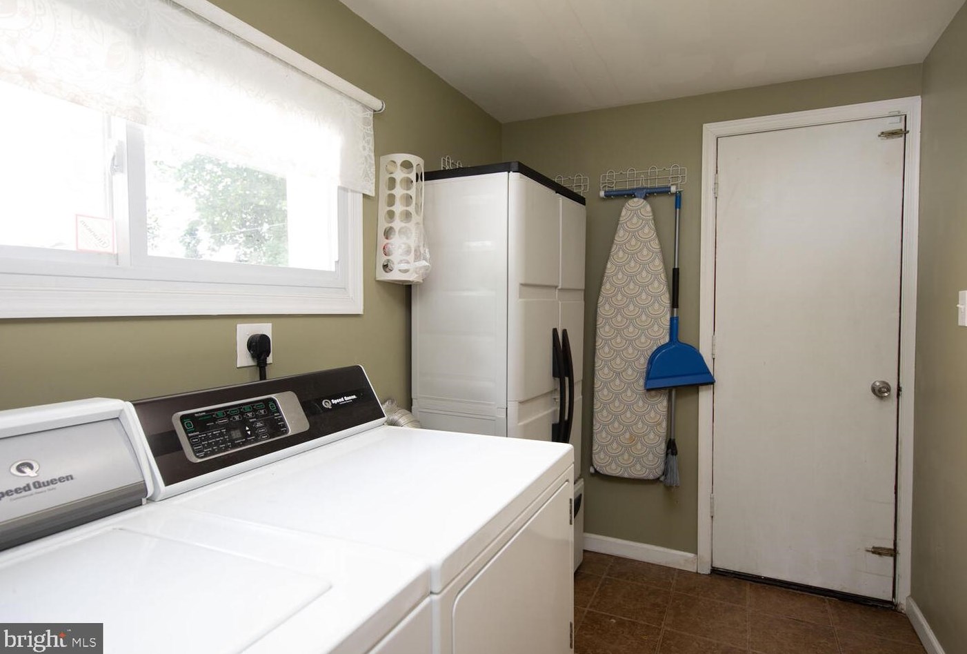 121 Washington Ln, Philadelphia PA 19144-1630 exterior