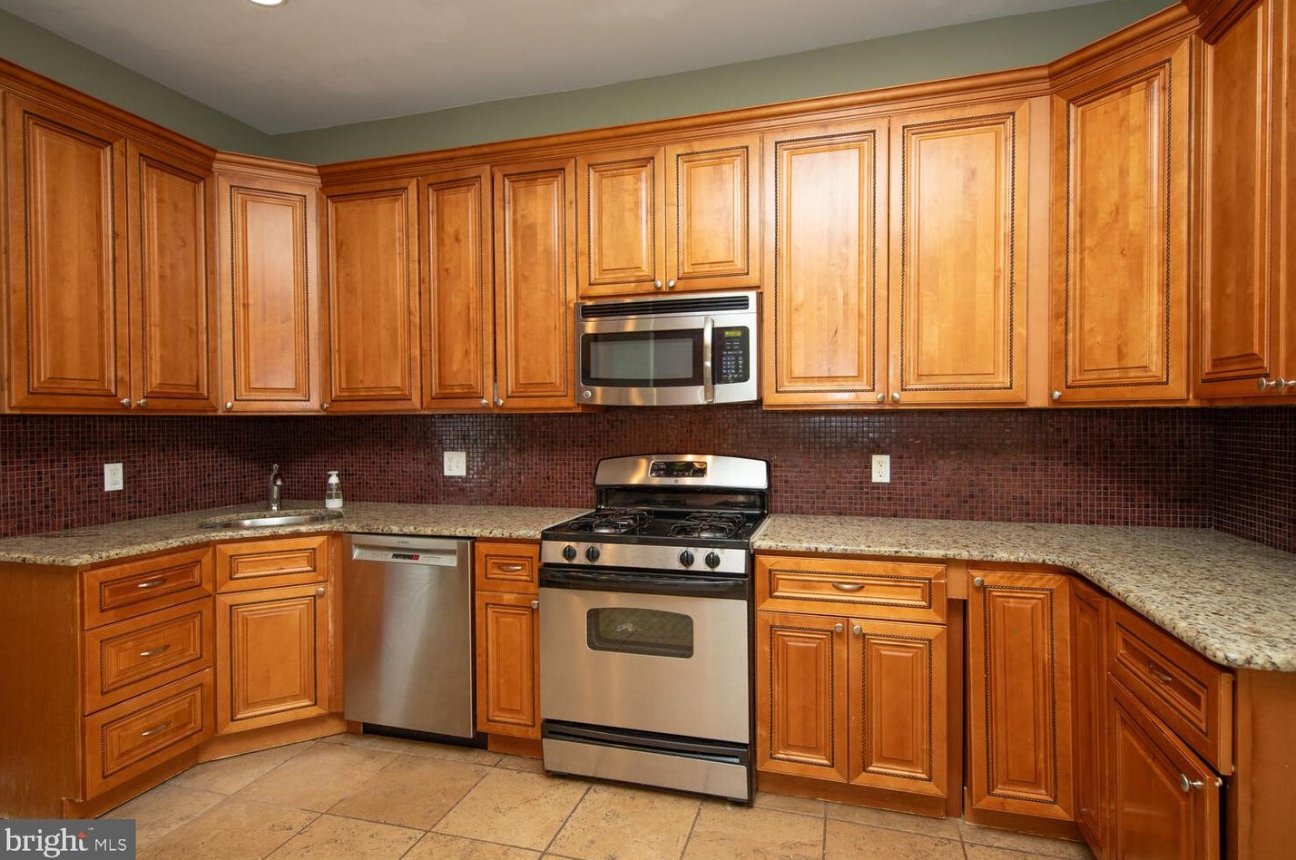 121 Washington Ln, Philadelphia PA 19144-1630 exterior