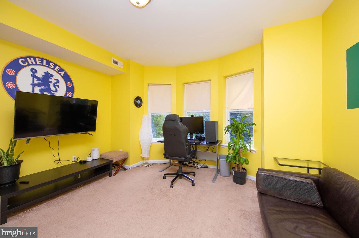 121 Washington Ln, Philadelphia PA 19144-1630 exterior